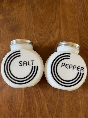 Like New Milk Glass Salt and Pepper Shakers Retro Art Deco Mid-Century Mod Style